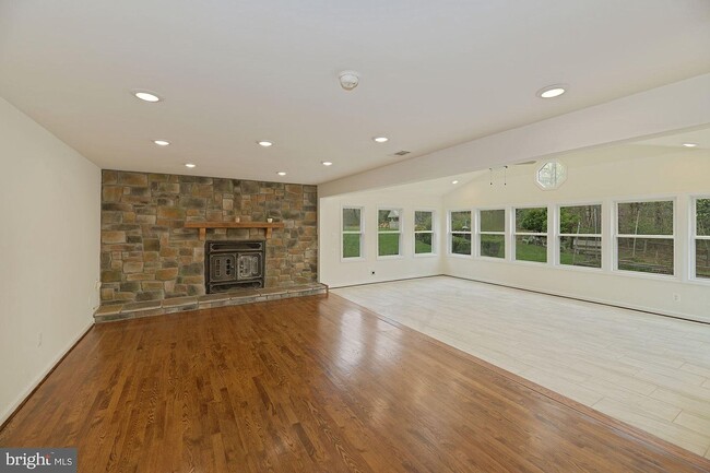 Building Photo - 4813 Marymead Dr