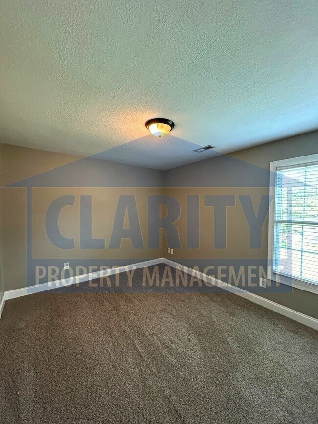Building Photo - 3131 Pin Oaks Cir NE
