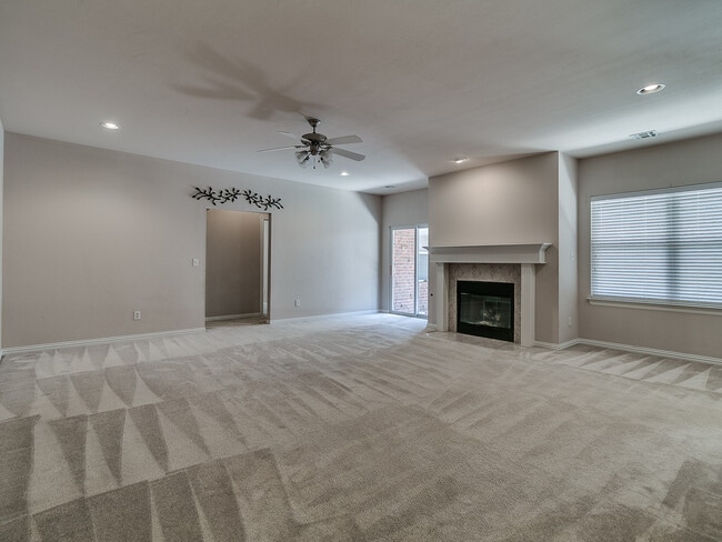 Building Photo - 2044 Sq. Ft. Home- Gated Community with a Pool/Club House-Edmond Schools- Lawn Care Included