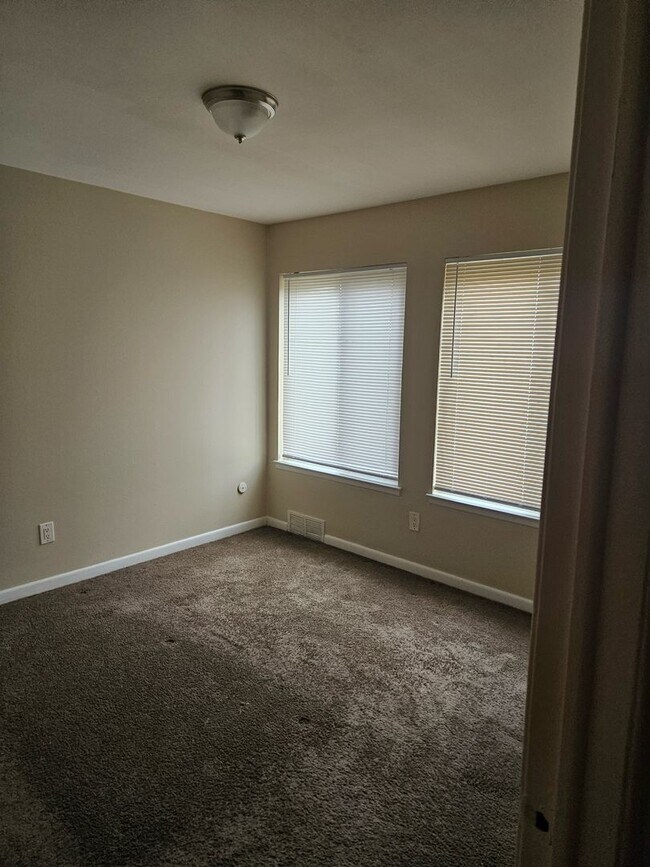 Building Photo - Westside Condo 2 bedroom 1 bath