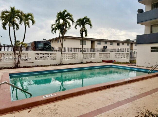 Building Photo - 13390 NE 7th Ave