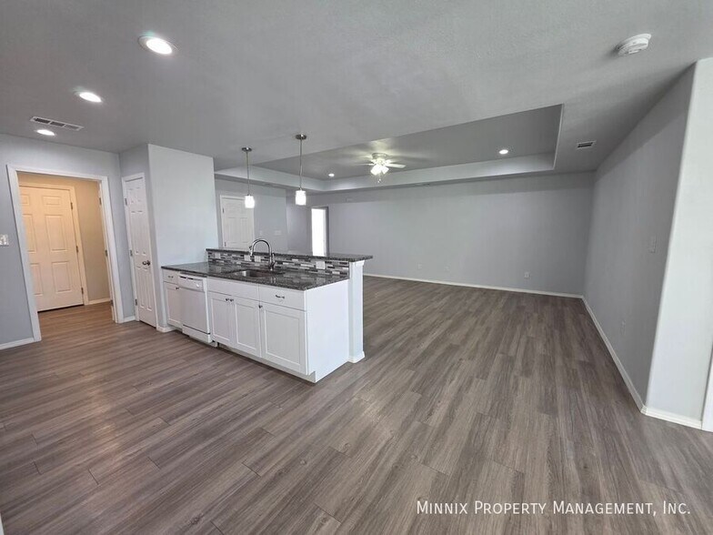 Building Photo - 1647 Wrigley Dr