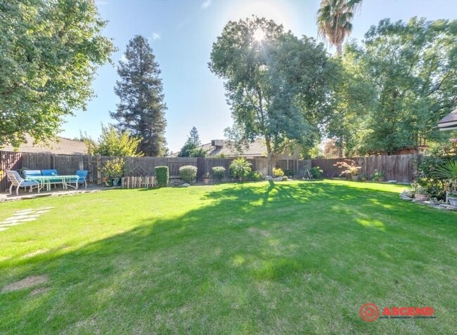 Building Photo - Phenomenal Home On The West Side of Town – Near Bakersfield Marketplace