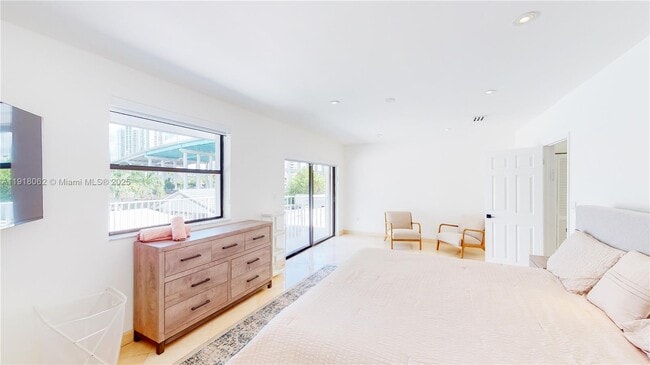 Building Photo - 19140 N Bay Rd