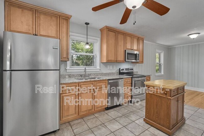 Building Photo - 7421 Dell Dr