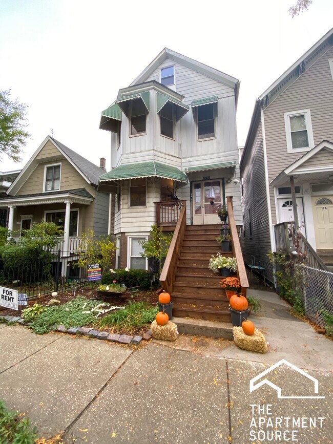 Building Photo - 2436 W Moffat St