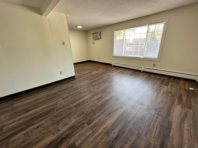 Building Photo - 3861 Brown Ave