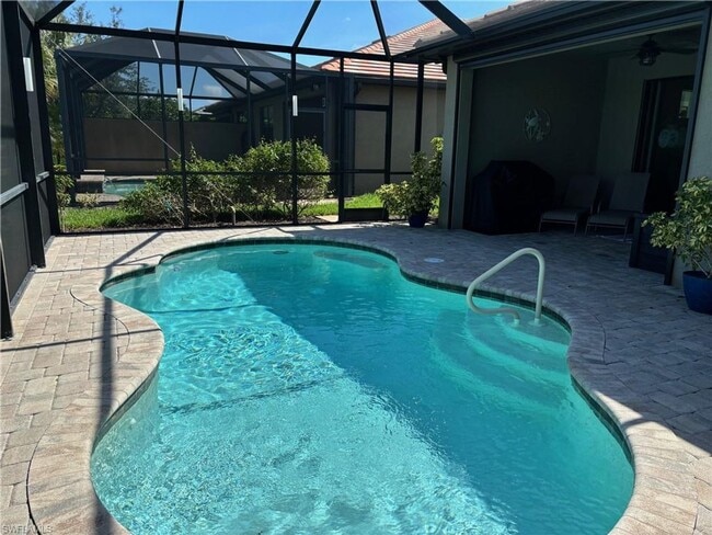 Building Photo - 7627 Jacaranda Ln