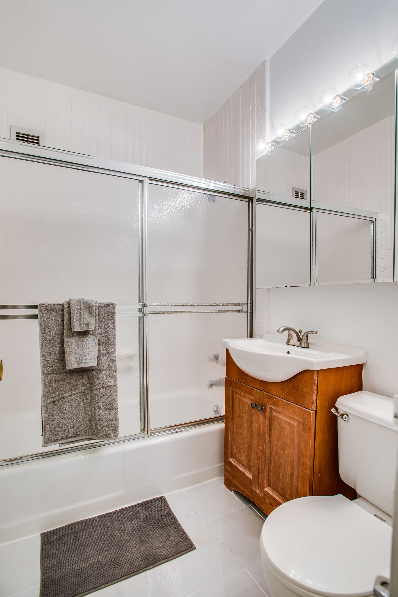 BATHROOM - 1021 Arlington Blvd