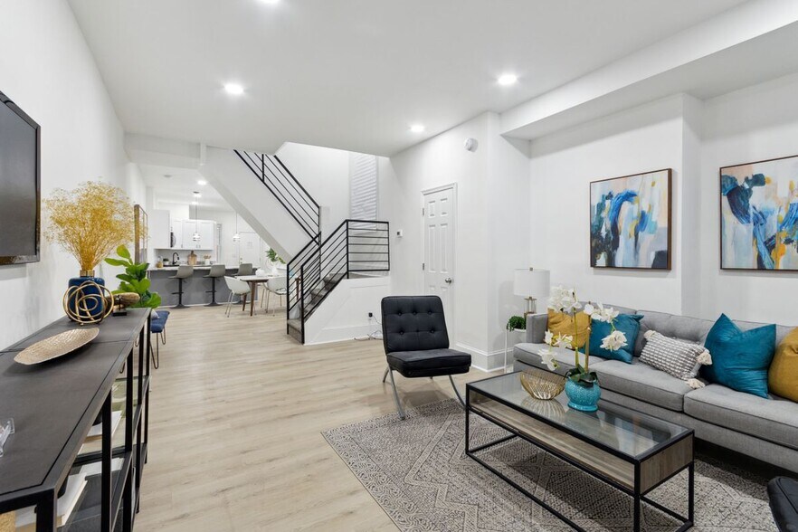 Building Photo - 6202 Callowhill St