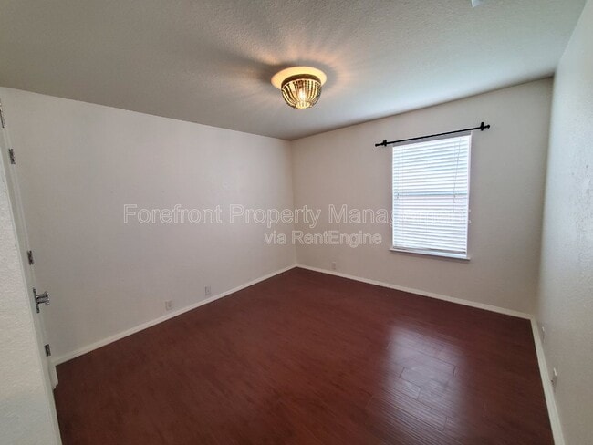 Building Photo - 555 Planters Pass