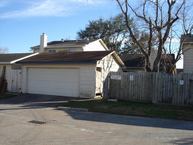 Building Photo - 6620 Westwick Dr