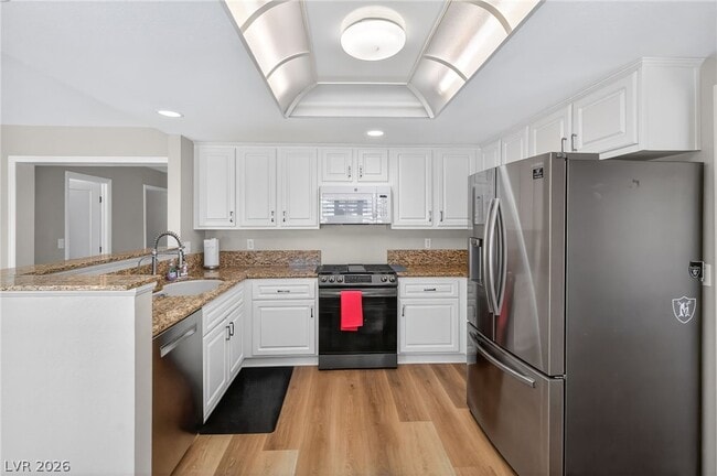 Building Photo - 4835 Illustrious St