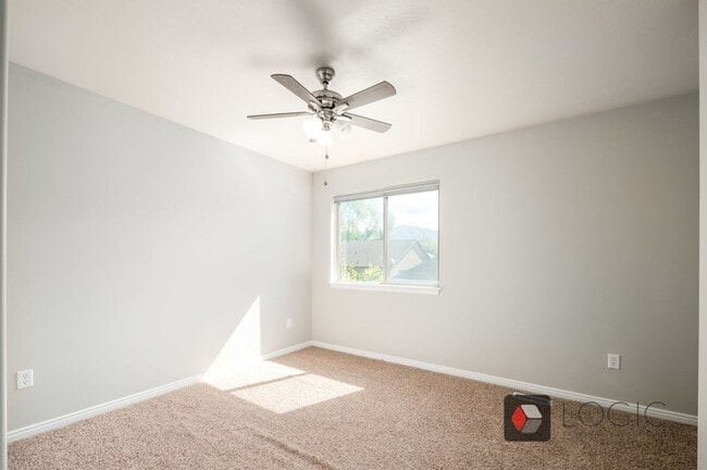 Building Photo - Stunning Row End Townhome In Excellent Loc...