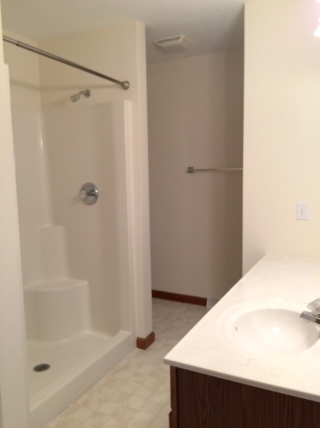 Building Photo - Chatham- Single Family Home (Oakbrook)