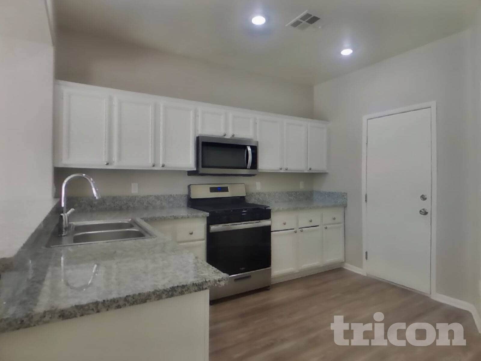 Building Photo - 1300 Pecan Tree Ct