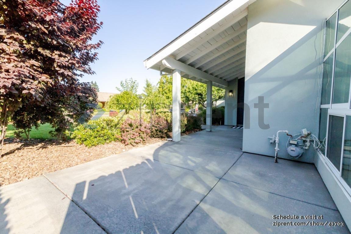 Building Photo - 416 Claydon Way