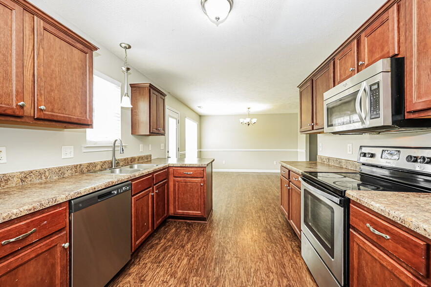 Building Photo - 624 Big Hurricane Dr