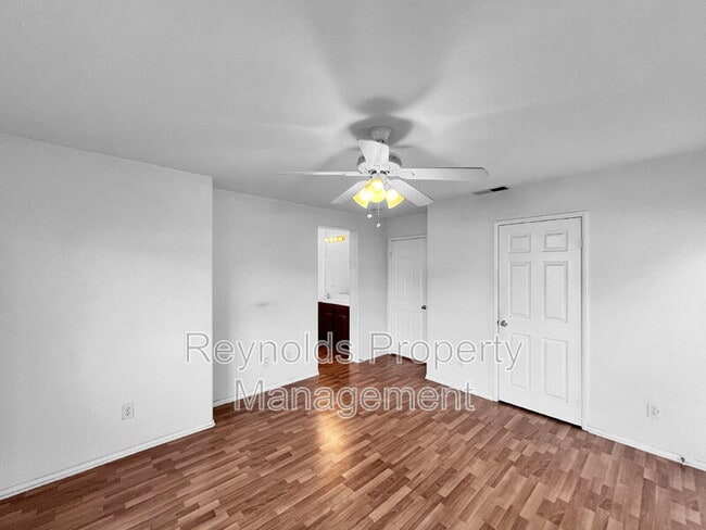 Building Photo - 1468 Normandy Dr