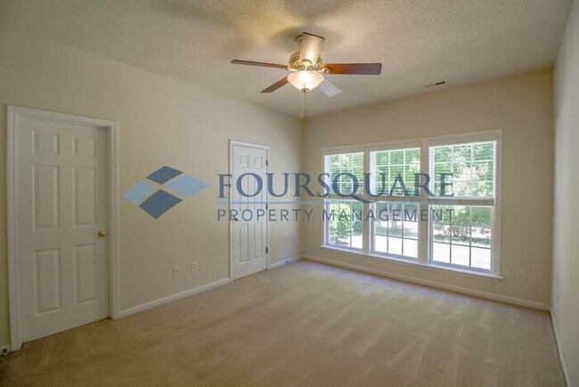 Building Photo - End Unit Townhome | Washer/ Dryer Included...