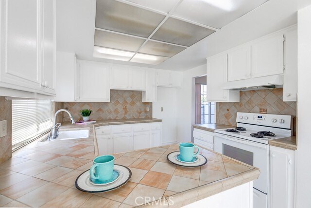 Building Photo - 16 Duane