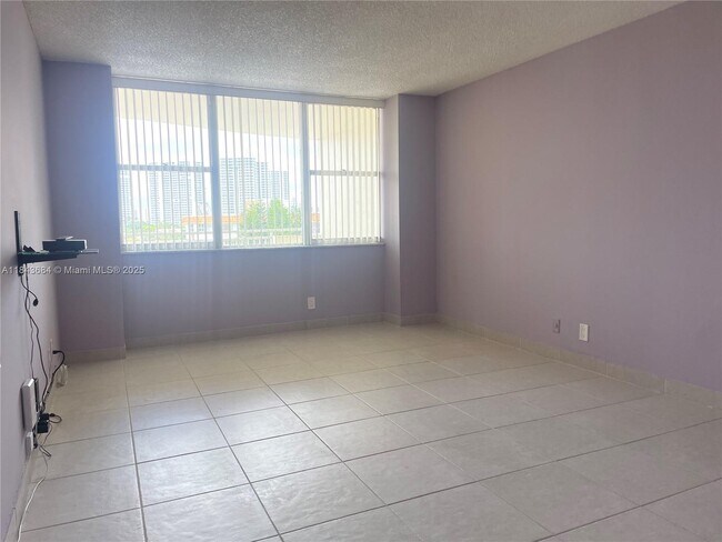 Building Photo - 3180 S Ocean Dr