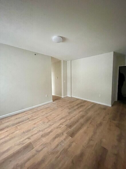 Building Photo - 720 Marion St