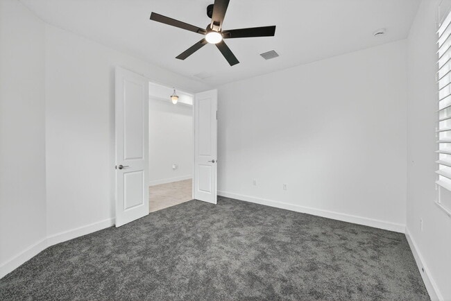 Building Photo - 12347 SW Compass Pt Dr