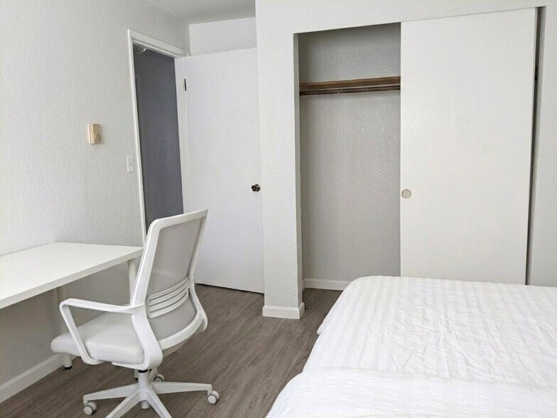 Bedroom #1 - 17612 80th Ct NE