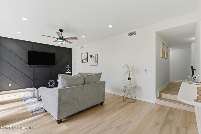 Building Photo - 7602 Las Palmas Way
