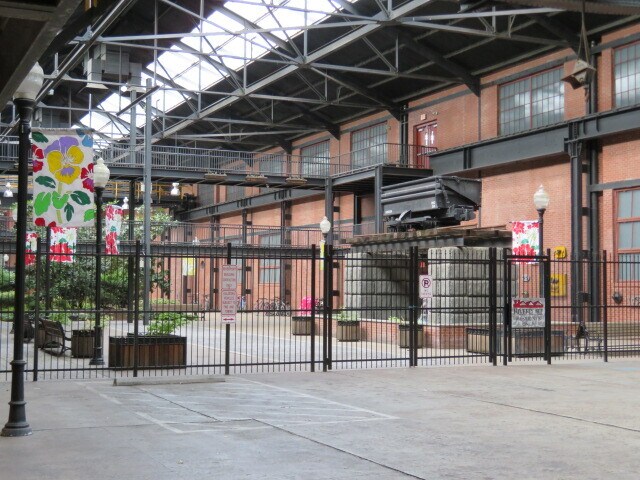 Riverport Courtyard 1 - 11 W 2nd St