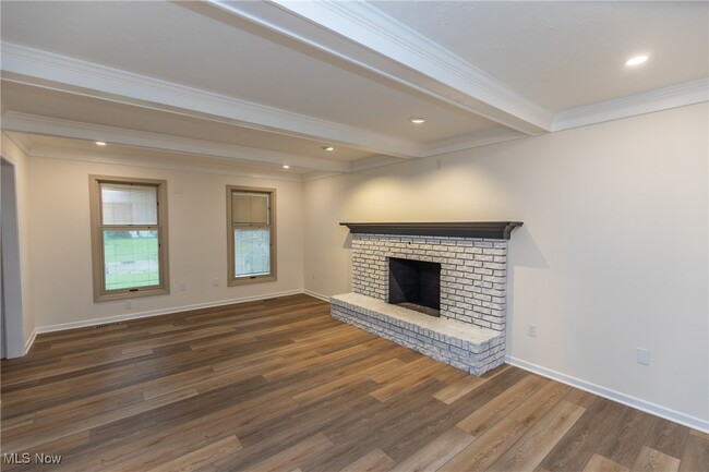 Building Photo - 17016 Greenwood Dr
