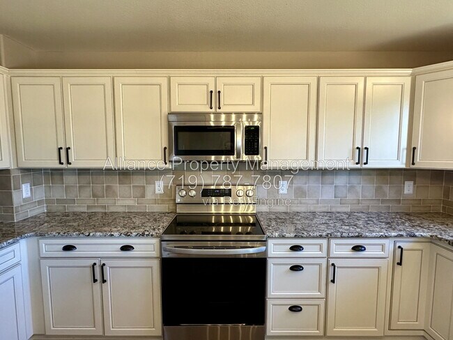Building Photo - 965 Piros Dr