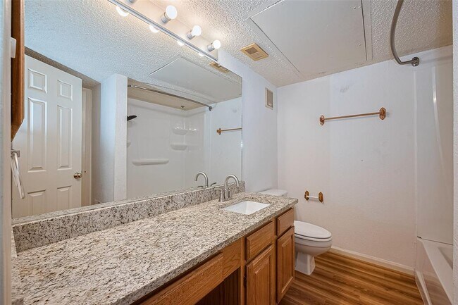 Building Photo - 1311 Antoine Dr