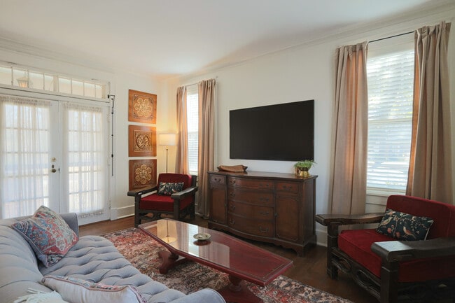 Building Photo - Harbert Court Apartments - Central Gardens