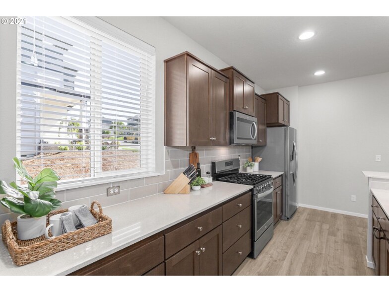 Building Photo - 16969 SE Katmai Ct