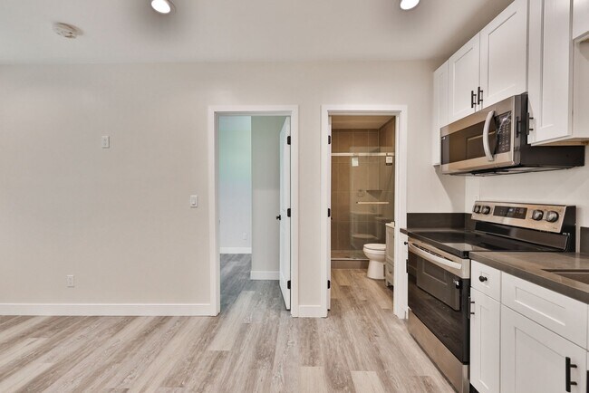 Building Photo - 1 Bedroom Unit in North Park