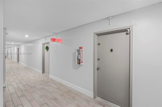 Building Photo - 555 NE 123rd St