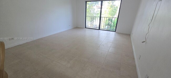 Building Photo - 3680 Inverrary Dr