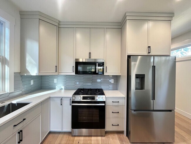 Building Photo - Stunning New Build in Boise’s East End – W...