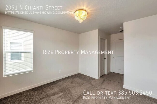 Building Photo - 2051 N Chianti St