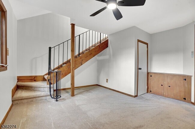 Building Photo - 6 Village Way