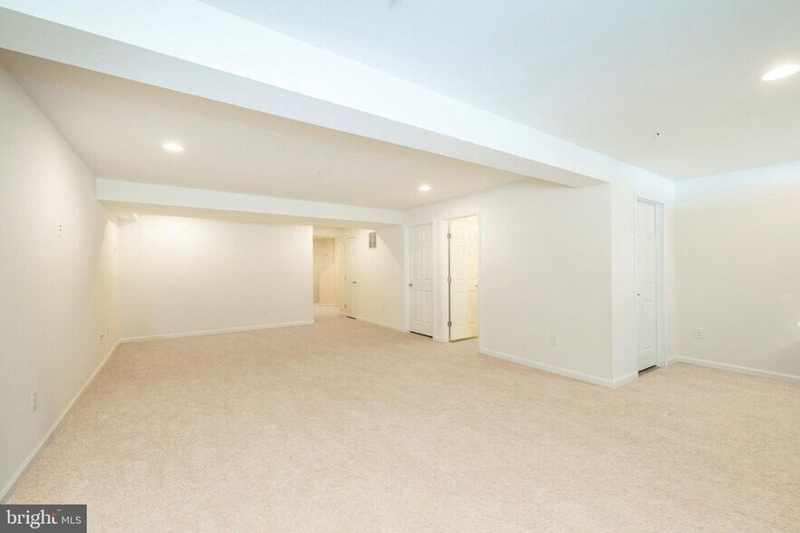 Building Photo - 176 Tulsk Rd