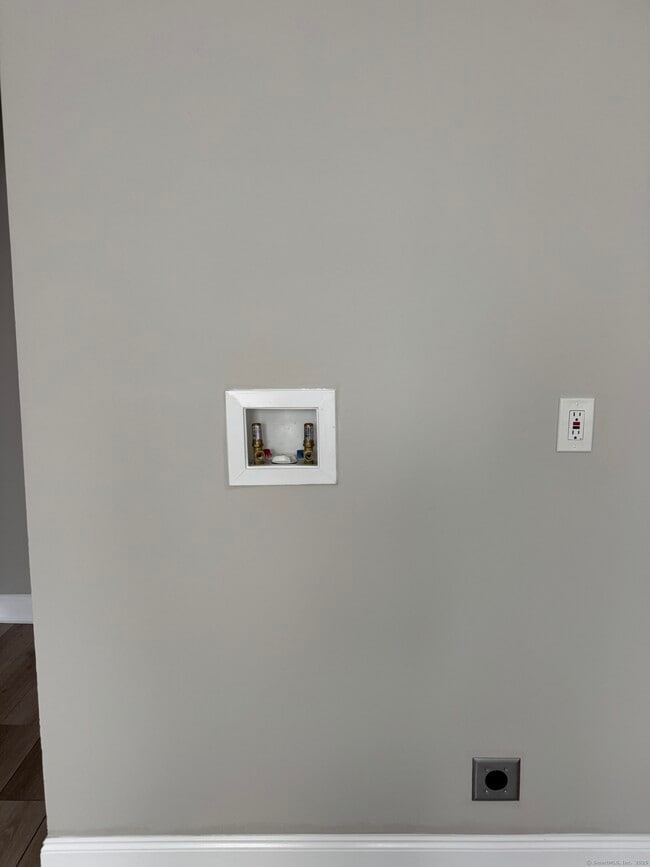 Building Photo - 30 Milford St