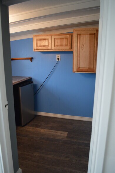 Building Photo - 430 S Holladay Dr