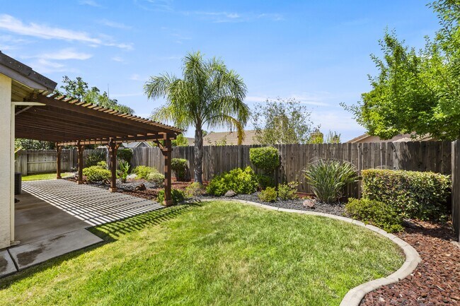 Building Photo - 8270 Rendham Way