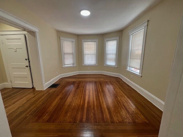 Building Photo - 24 Harlem St