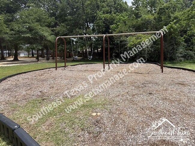 Building Photo - 6620 Forest Trail Cir