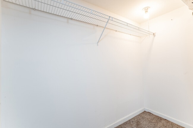 Building Photo - Fantastic 3bd/2ba home! Let yourself in!