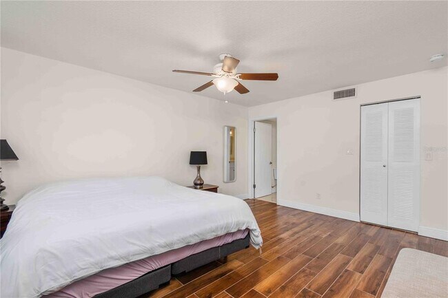 Building Photo - 1750 Belleair Forest Dr